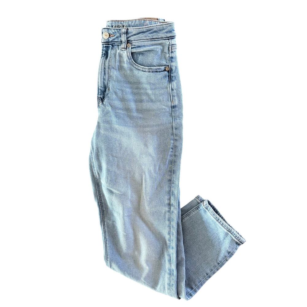 American Eagle Size 8 Light Wash Stretch Straight Leg Jeans